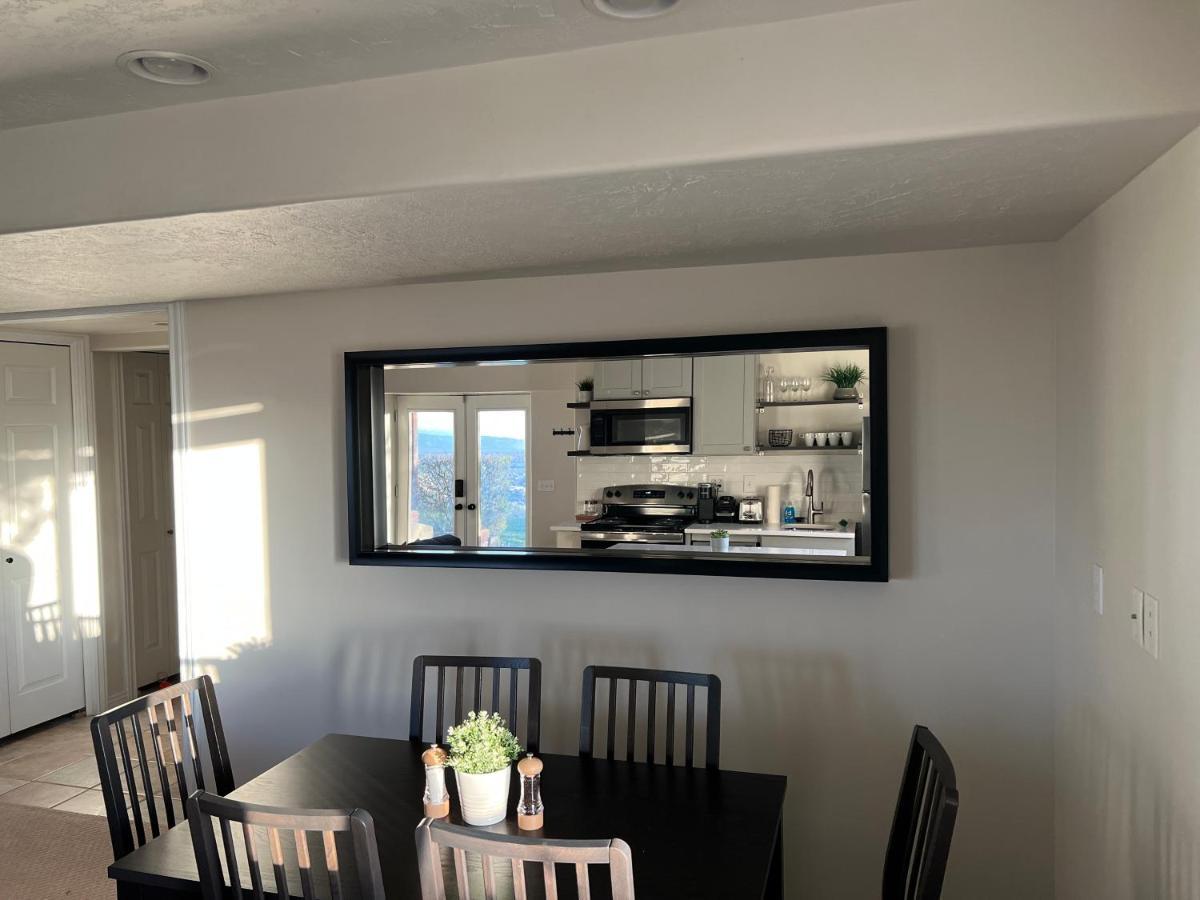Above Ground Basement Apartment 2 Bedroom 1 B Retreat With Gorgeous View Draper Dış mekan fotoğraf